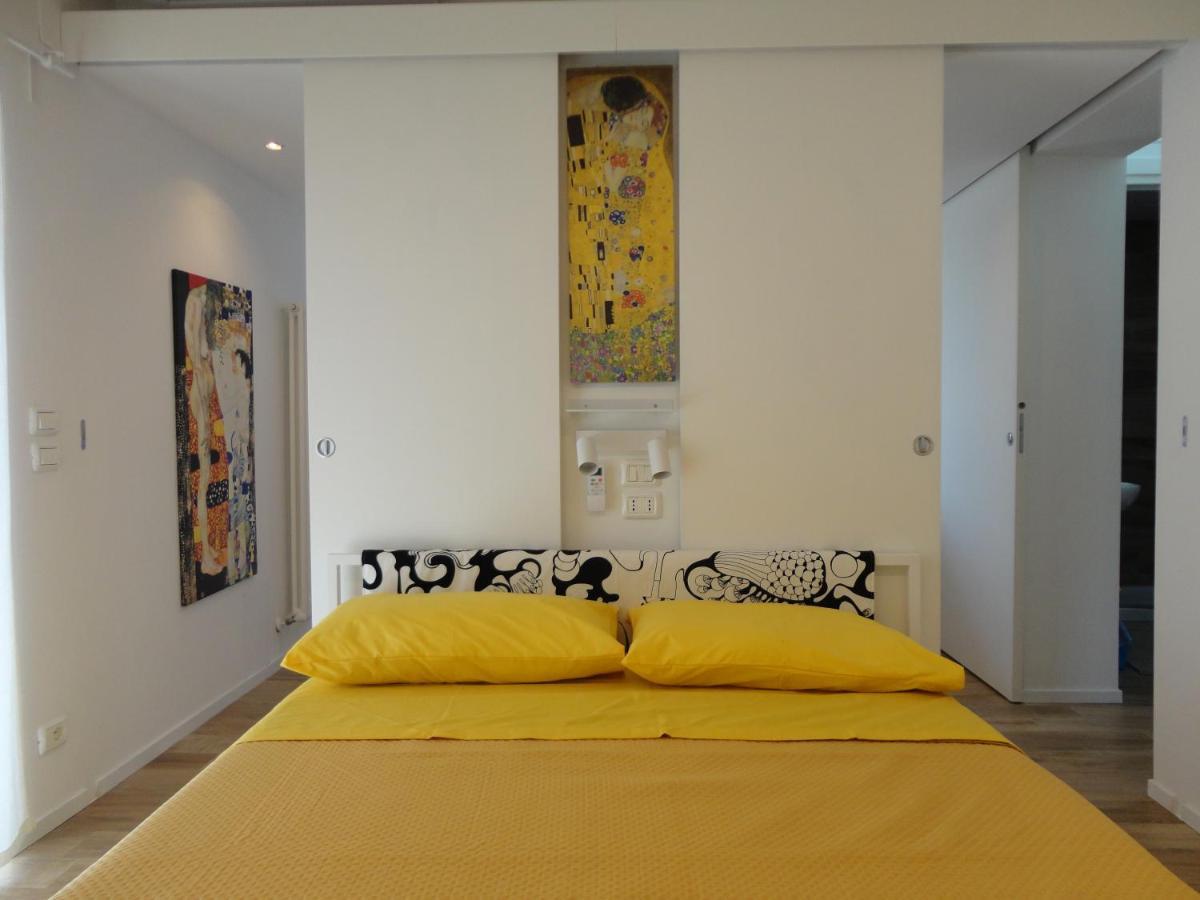 Apartamento Casa Klimt Vicinissima Al Mare Parcheggio Privato Gratuito Se Disponibile Pescara Exterior foto