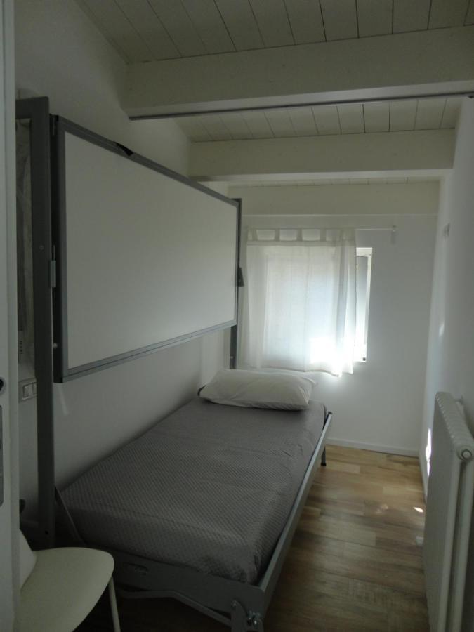 Apartamento Casa Klimt Vicinissima Al Mare Parcheggio Privato Gratuito Se Disponibile Pescara Exterior foto