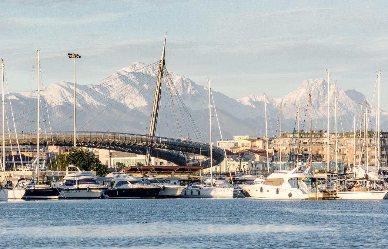 Apartamento Casa Klimt Vicinissima Al Mare Parcheggio Privato Gratuito Se Disponibile Pescara Exterior foto