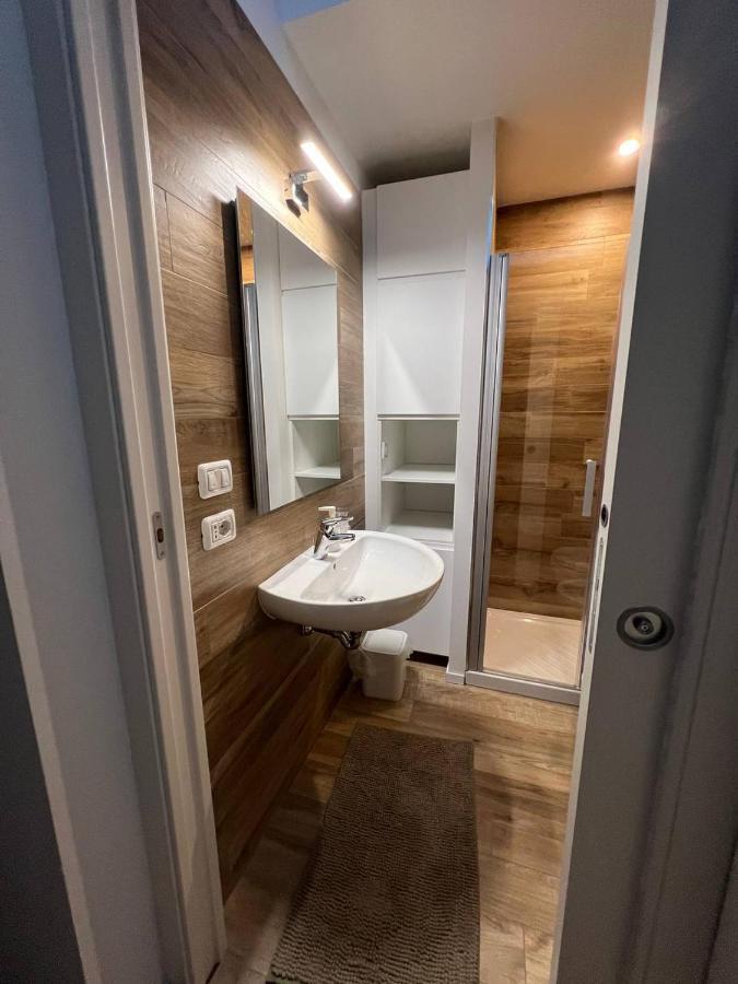 Apartamento Casa Klimt Vicinissima Al Mare Parcheggio Privato Gratuito Se Disponibile Pescara Exterior foto